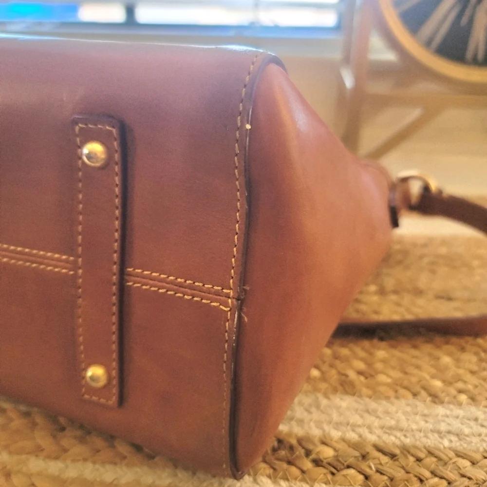 100% Dooney and Burke  Florentine Leather Satchel